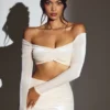 Adele Velvet Off-Shoulder Ruched Crop Top i elfenben