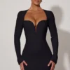 Adelia Cut-Out Heart-Detail Bodycon minikjole i svart