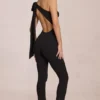 Alira Modal jumpsuit med én skulder i svart