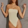 Allegra bandeau-body i elfenben