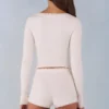 Amoura strikkede minishorts med middels høy midje i elfenben