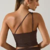 Andi Modal One-Shoulder Top i sjokoladebrun