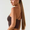Andi Modal One-Shoulder Top i sjokoladebrun