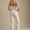 Arlena jumpsuit med blonder og sløyfe i elfenben