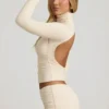 Auri Modal Ruched Backless Turtleneck Top i elfenben
