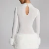 Belladonna minikjole med turtleneck og fuskepels i hvitt