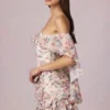 Birdie off-shoulder minikjole med volanger i primrose blomstertrykk