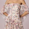 Birdie off-shoulder minikjole med volanger i primrose blomstertrykk
