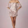 Birdie off-shoulder minikjole med volanger i primrose blomstertrykk