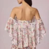 Birdie off-shoulder minikjole med volanger i primrose blomstertrykk