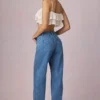Bobbi Mid-Rise Barrel-Leg Jeans i midtblå vask