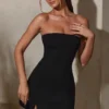 Brielle minikjole med bandeau-utringning i svart