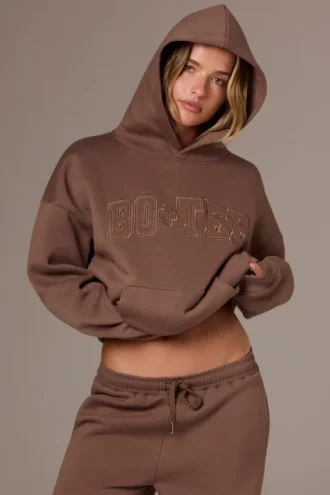 Brodert oversized hettegenser i kakao