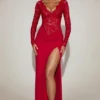 Carmina Lace Scalloped Plunge-Neck Maxi Kjole i True Red