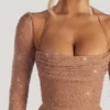 Champel pyntet maxi-kjole med cowl-hals i nude