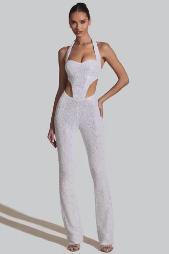 Coralena pyntet jumpsuit med utskjæringer i hvitt