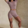 Define Luxe minishorts med høy midje i mokka