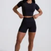 Define Luxe minishorts med høy midje i svart