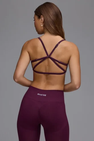 Define Luxe Multiway sports-BH med åpen rygg i fargen Grape