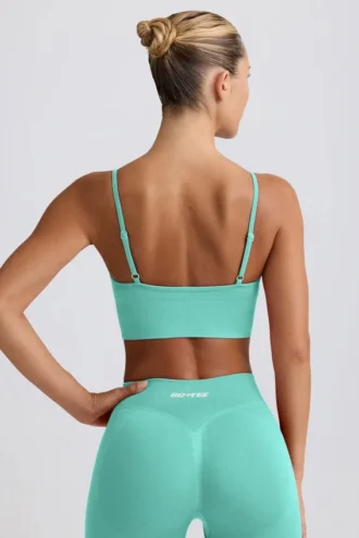 Define Luxe sports-BH med V-hals i mint