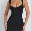 Dove Modal bodycon-minikjole med hjerteutringning i svart