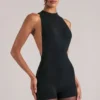 Elin romper med høy hals i svart