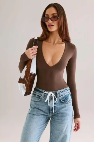 Elodie Modal Plunge langermet Bodyer i sjokoladebrun