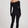 Erisen Modal off-shoulder jumpsuit med lange ermer i svart