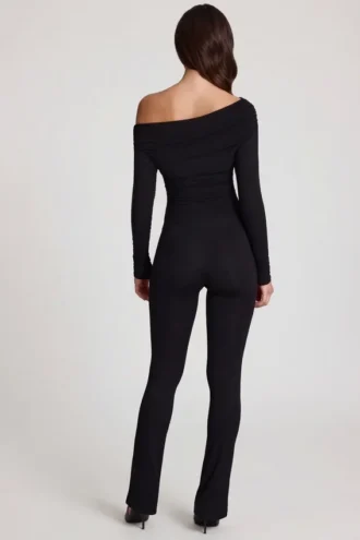 Erisen Modal off-shoulder jumpsuit med lange ermer i svart