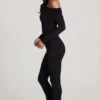 Erisen Modal off-shoulder jumpsuit med lange ermer i svart