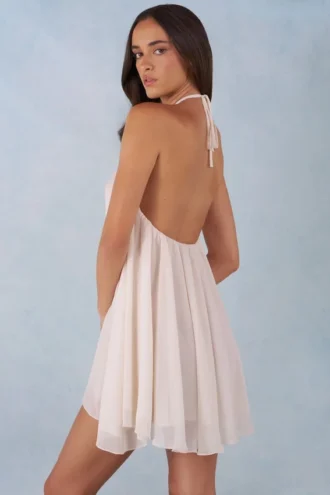 Evania halterneck babydoll minikjole i elfenben