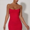 Femi rynket, ryggløs bodycon-minikjole i rødt