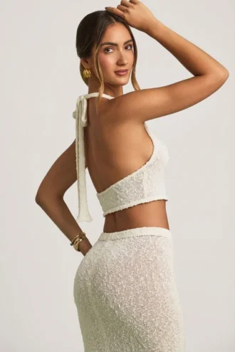 Gianna Bouclé halterneck crop top i hvitt
