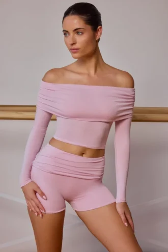 Gjennomsiktig off-shoulder-top med lange ermer i myk rosa