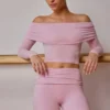 Gjennomsiktig off-shoulder-top med lange ermer i myk rosa