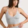 Grovstrikket tank-top i grå melert