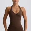Halterneck-tanktop med åpen rygg i pecan-marmorert