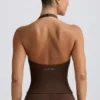 Halterneck-tanktop med åpen rygg i pecan-marmorert