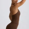 Halterneck-tanktop med åpen rygg i pecan-marmorert