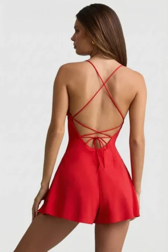 Helaia Ruched Backless Playsuit i skarlagenrød