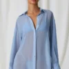 Hiva oversized skjorte med perledetaljer i himmelblått