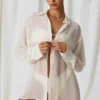 Hiva oversized skjorte med perledetaljer i perlehvit