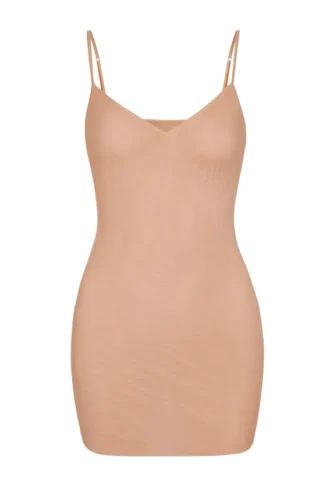 Intimates myk mesh-minikjole med V-hals i varm fersken