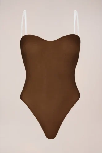 Intimates stroppeløs body i kastanje