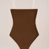 Intimates stroppeløs body i kastanje