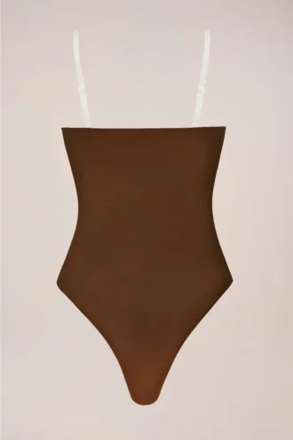 Intimates stroppeløs body i kastanje