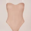 Intimates stroppeløs body i varm fersken
