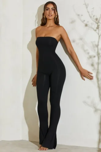 Jamila stroppeløs jumpsuit med utvidet kant i svart