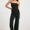 Jumpsuit i grovstrikket bandeau med utvidet ben i svart