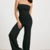 Jumpsuit i grovstrikket bandeau med utvidet ben i svart